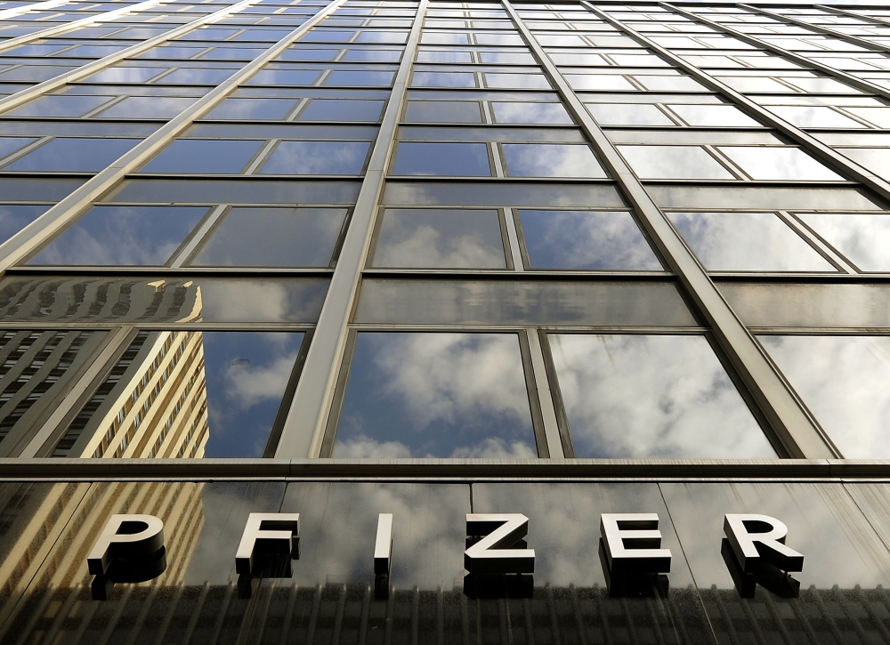 (FILES)The pharmaceutical company Pfizer headquarters is seen on 42nd Street in New York in this October 20, 200 file photo. AFP / Timothy A. CLARY