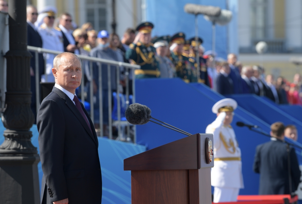 Russia's President Vladimir Putin attends the Navy Day parade in Saint Petersburg, Russia July 26, 2020. Sputnik/Alexei Druzhinin/Kremlin