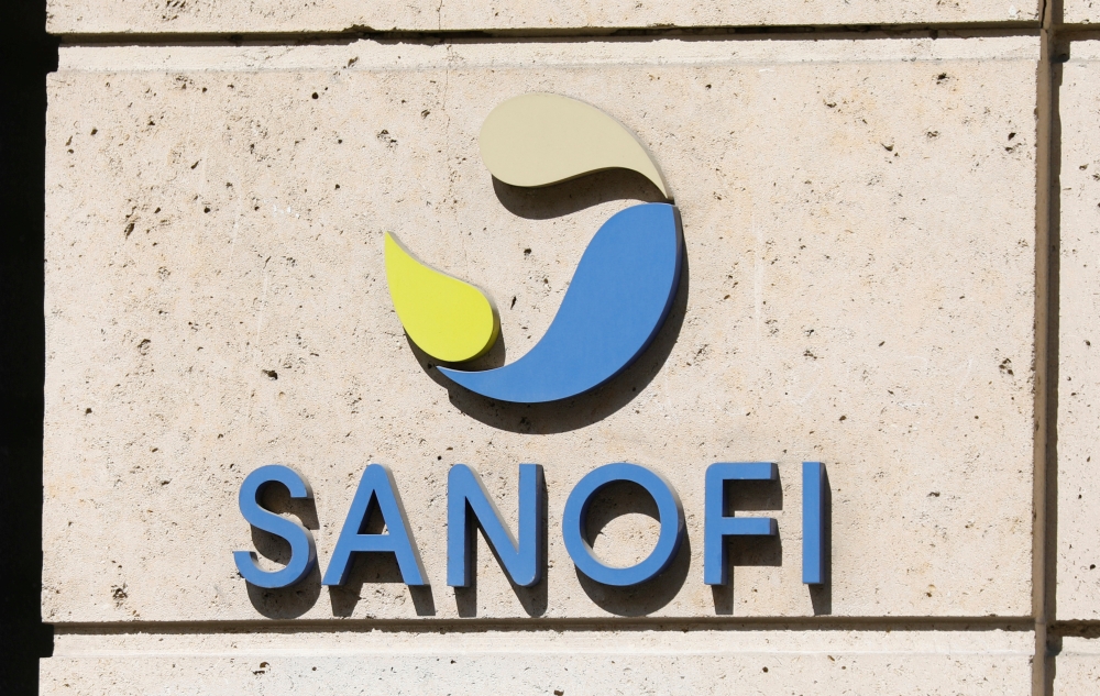 FILE PHOTO: The logo of Sanofi is seen at the company's headquarters in Paris, France, April 24, 2020. REUTERS/Charles Platiau/File Photo