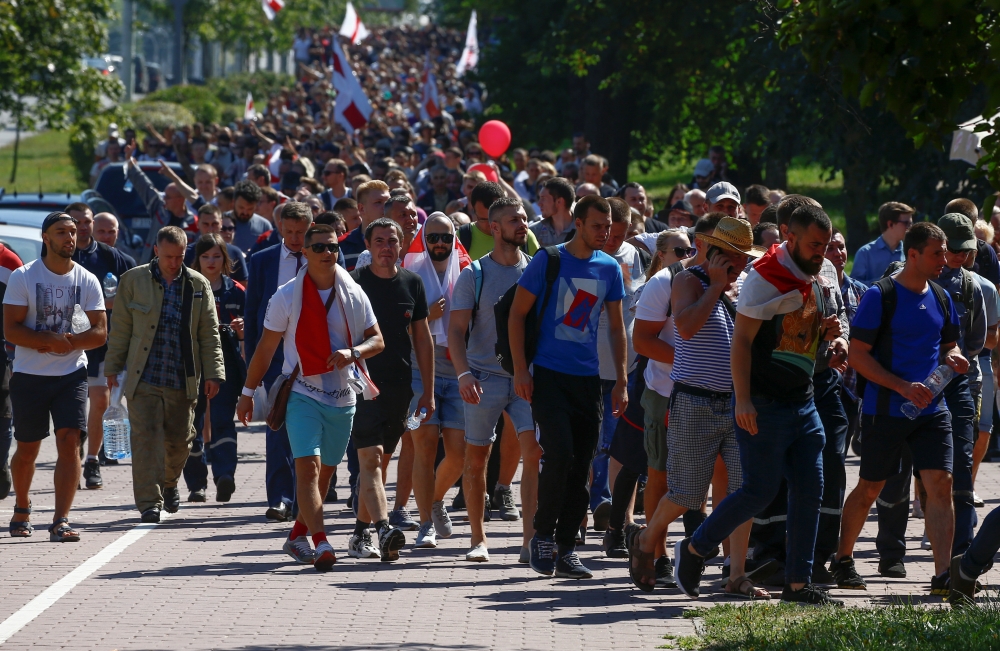 People attend an opposition demonstration to protest against presidential election results in Minsk, Belarus August 17, 2020. REUTERS/Vasily Fedosenko