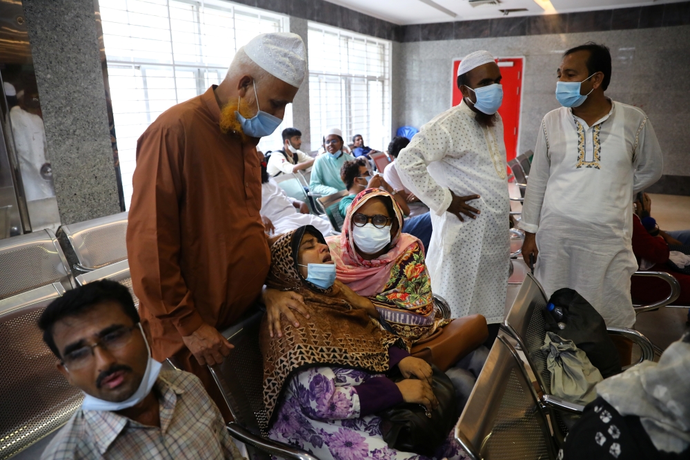 Relatives of victims mourn at a hospital, after a gas pipeline blast at a mosque in Narayanganj, near Dhaka, Bangladesh, September 5, 2020. REUTERS/Mohammad Ponir Hossain