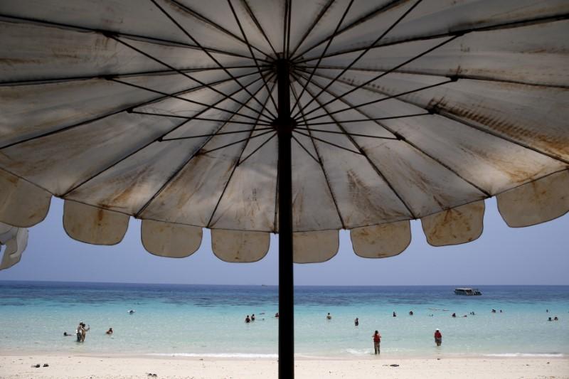 file photo/REUTERS