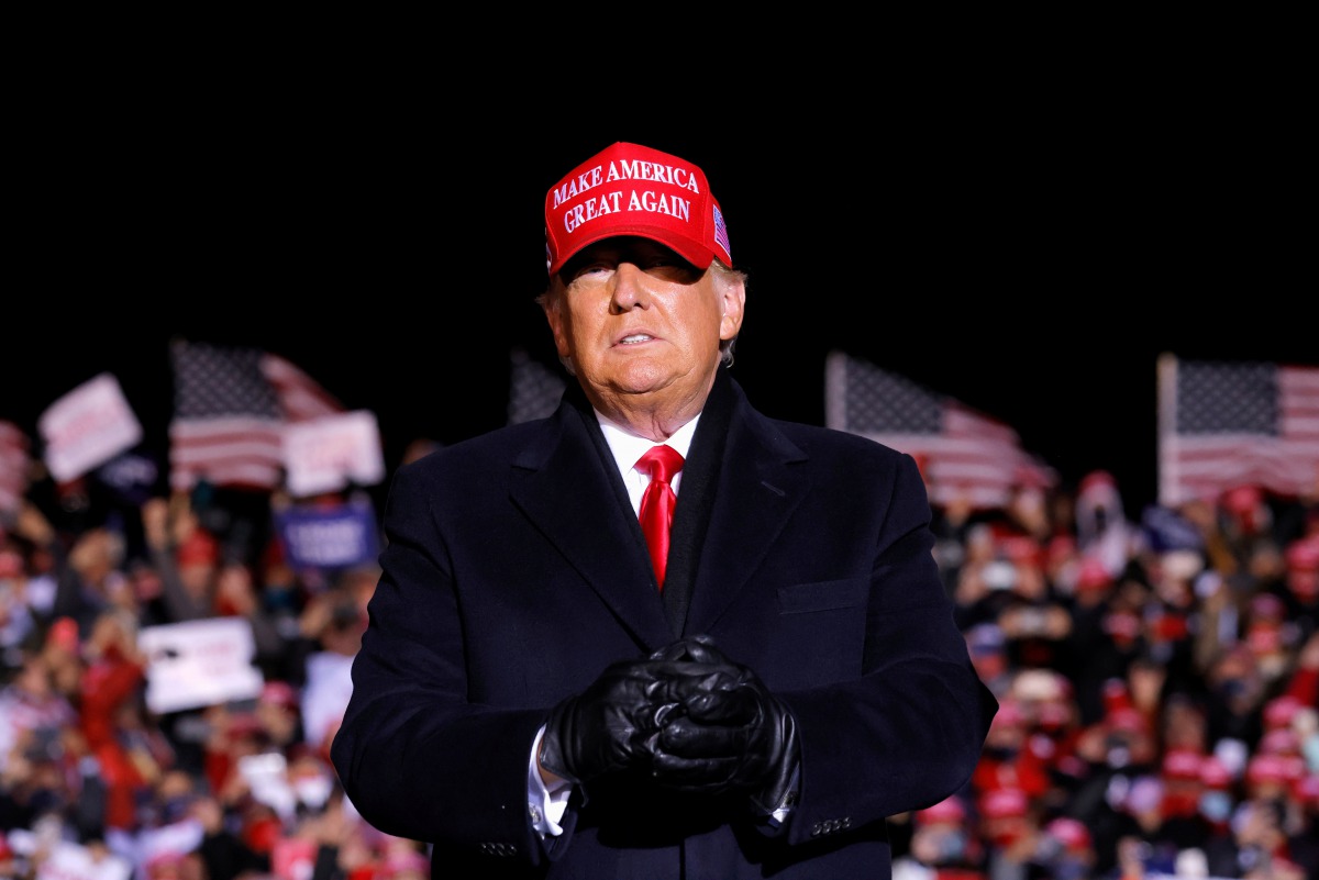 U.S. President Donald Trump speaks during a campaign rally at Kenosha Regional Airport in Kenosha, Wisconsin, U.S., November 2, 2020. REUTERS/Carlos Barria TPX IMAGES OF THE DAY
