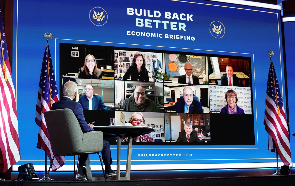 U.S. President-elect Joe Biden receives virtual briefing on the economy with his economic advisers in Wilmington, Delaware, U.S., November 16, 2020. REUTERS/Kevin Lamarque

