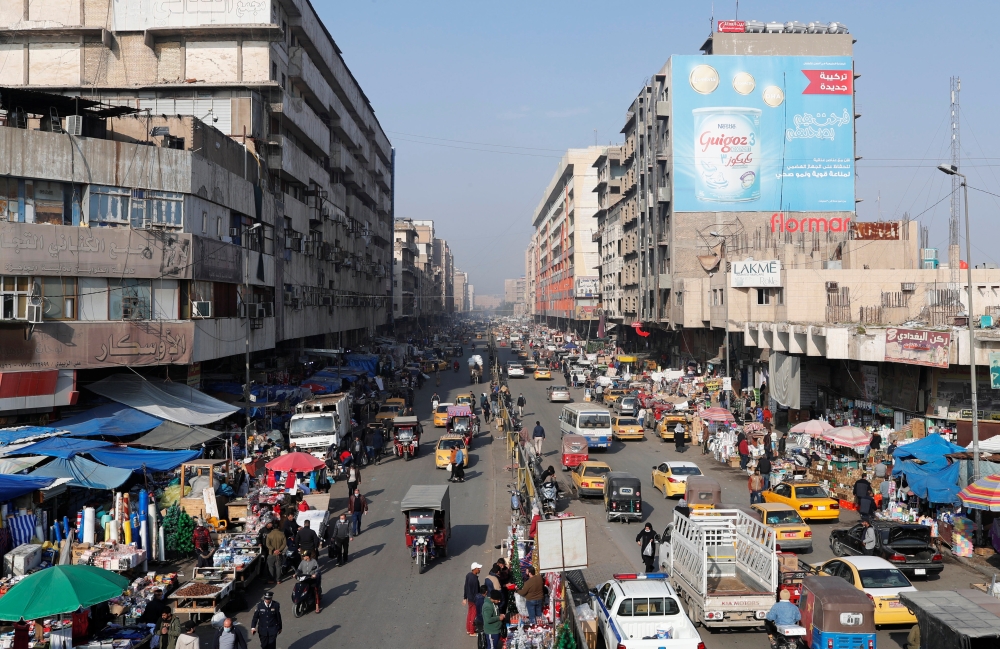 A general view picture shows a wholesale market in central Baghdad, Iraq December 20, 2020. REUTERS/Thaier Al-Sudani