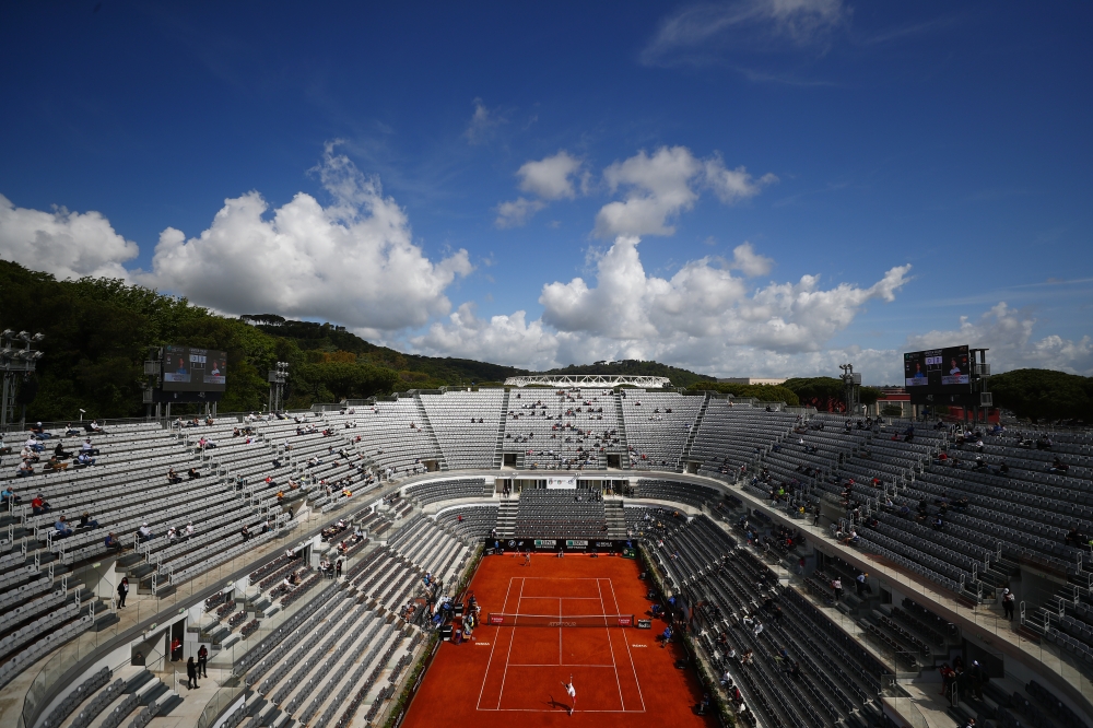 eneral view of Serbia's Novak Djokovic in action during his third round match against Spain's Alejandro Davidovich Fokina. (REUTERS/Guglielmo Mangiapane)