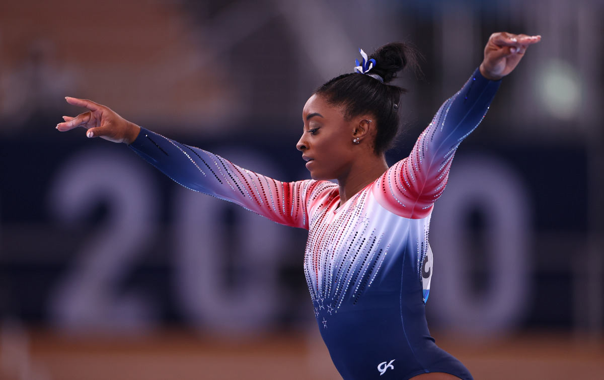 Tokyo 2020 Olympics - Gymnastics - Artistic - Women's Beam - Final - Ariake Gymnastics Centre, Tokyo, Japan - August 3, 2021. Simone Biles of the United States in action REUTERS/Lisi Niesner
