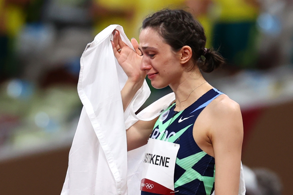 Maria Lasitskene of the Russian Olympic Committee celebrates after winning gold REUTERS/Lucy Nicholson