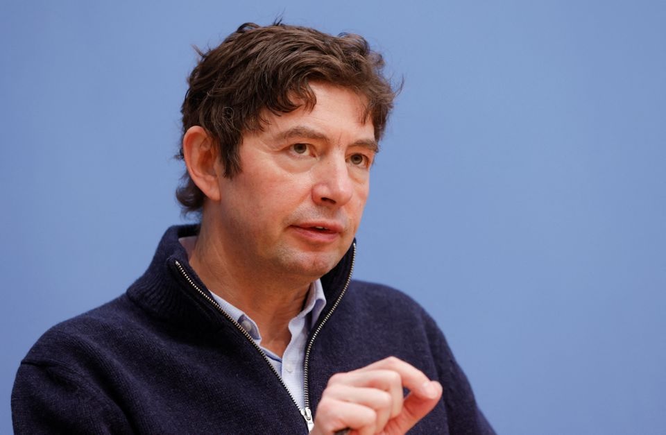 Director of the Institute for Virology at the Charite Hospital Christian Drosten addresses the media during a news conference reporting on the coronavirus (COVID-19) pandemic in Berlin, Germany January 14, 2022. REUTERS/Michele Tantussi