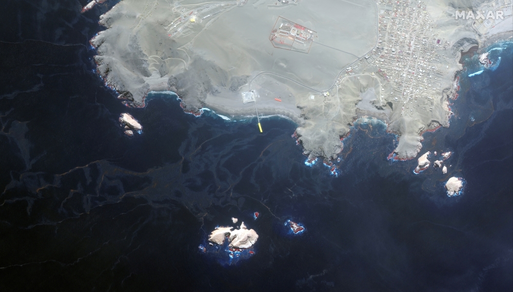 An infrared satellite image shows the oil spill in Bahia Blanca beach, near Ventanilla, Peru January 19, 2022. Picture taken January 19, 2022. Satellite Image ©2022 Maxar Technologies/Handout via Reuters.