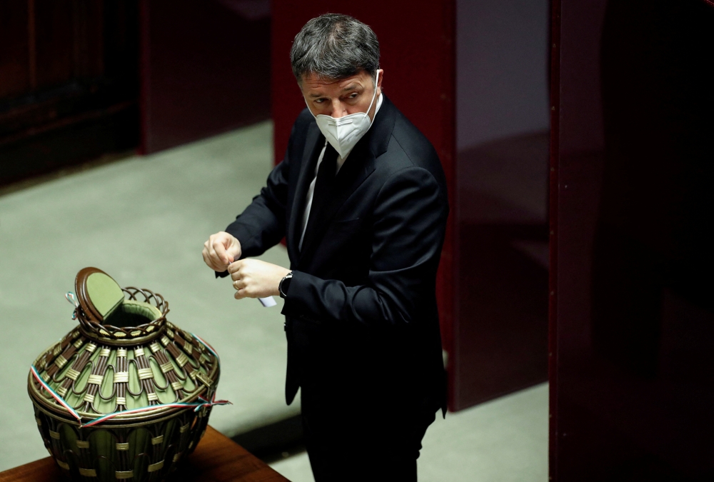 Member of parliament Matteo Renzi casts his vote at the Chambers of Deputies to elect the country's new President, in Rome, Italy, January 29, 2022. REUTERS/Remo Casilli/Pool