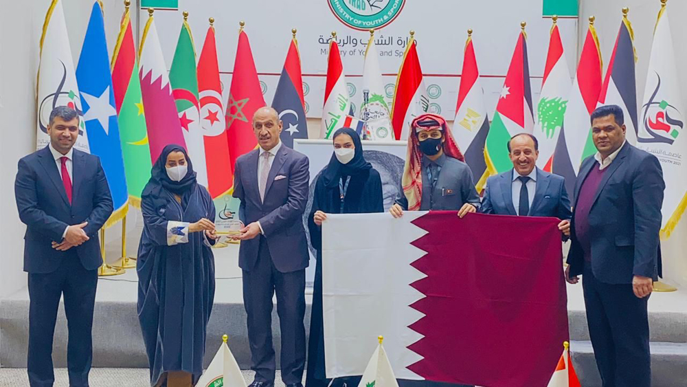 Minister of Youth and Sports of Iraq, H E Adnan Dargal, with participants from Qatar during the honouring ceremony. 