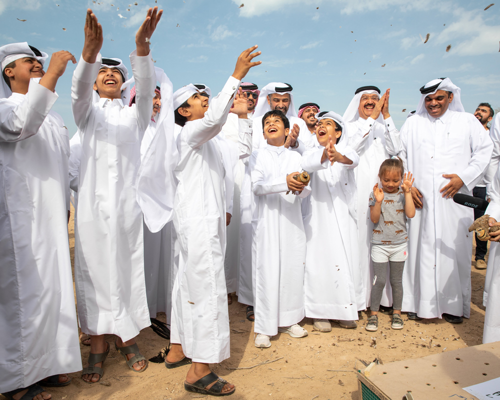 Minister of Environment and Climate Change H E Sheikh Dr. Faleh bin Nasser bin Ahmed bin Ali Al Thani participating in the event of releasing birds in Barouq Reserve, yesterday.