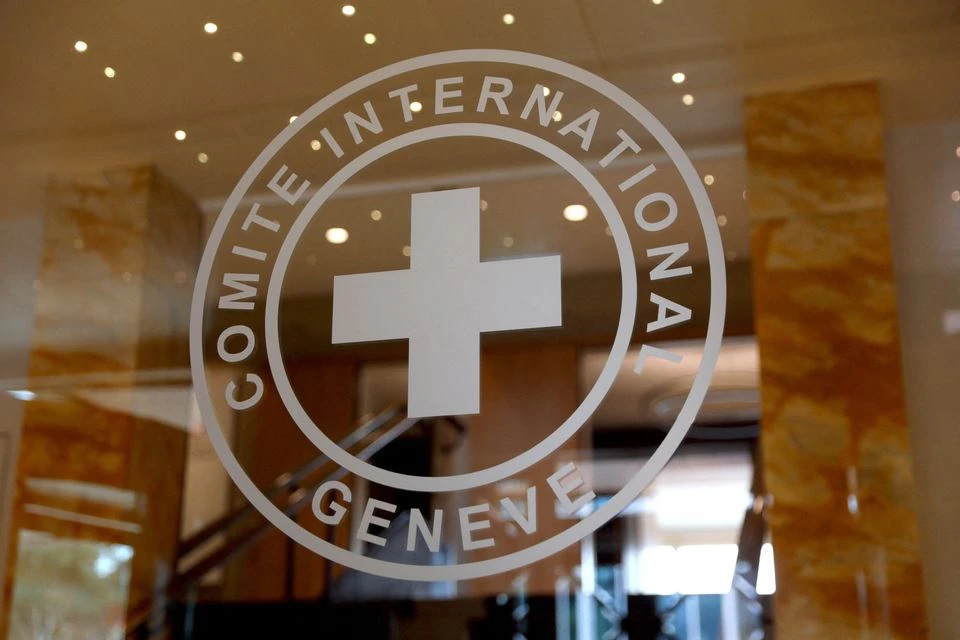 A logo of the International Committee of the Red Cross (ICRC) is pictured in Geneva, Switzerland March 29, 2022. REUTERS/Denis Balibouse/File Photo

