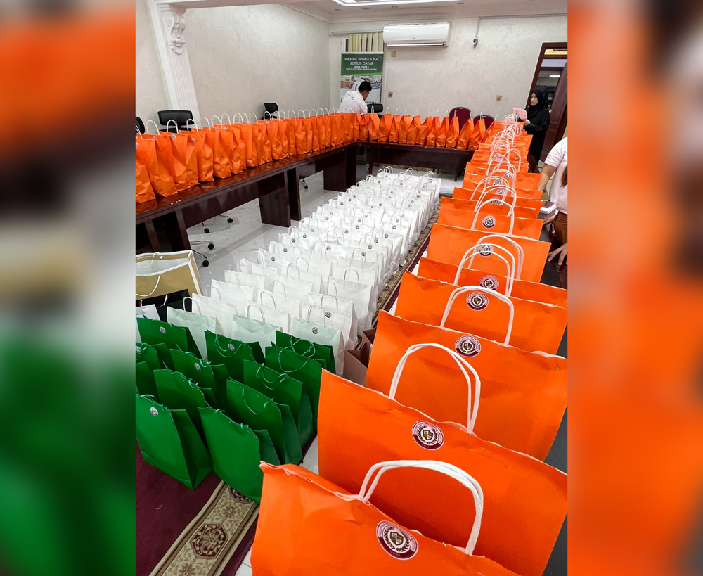 Food packages for distribution.
