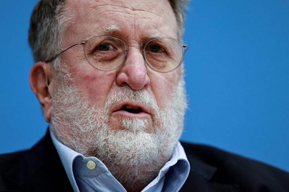Chairman of the Standing Vaccination Commission (STIKO) Thomas Mertens addresses a news conference on the outlook for the coronavirus disease (COVID-19) situation in Germany in the coming winter, in Berlin, Germany, November 2, 2021. REUTERS/Hannibal Hanschke/File Photo