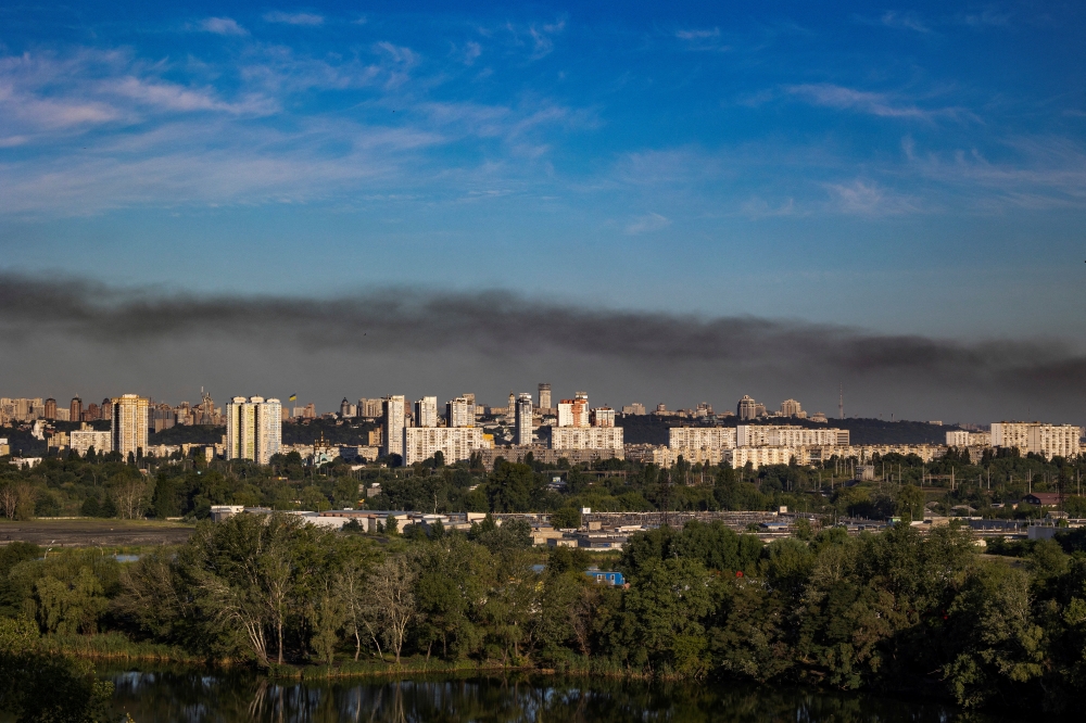 Smoke rises over Kyiv after Russian missile strikes on the Ukrainian capital's outskirts, as Russia's attack on Ukraine continues, in Kyiv, Ukraine, July 28, 2022. (REUTERS/Vladyslav Sodel)