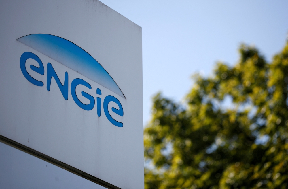 The logo of French gas and power group Engie is seen in Nantes, France, on September 28, 2020. REUTERS/Stephane Mahe/File Photo