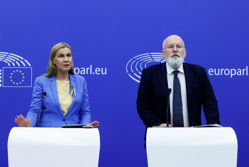 European Energy Commissioner Kadri Simson and European Commission Vice-President Frans Timmermans hold a news conference on high energy prices, at the European Parliament in Strasbourg, France, on September 14, 2022. REUTERS/Yves Herman