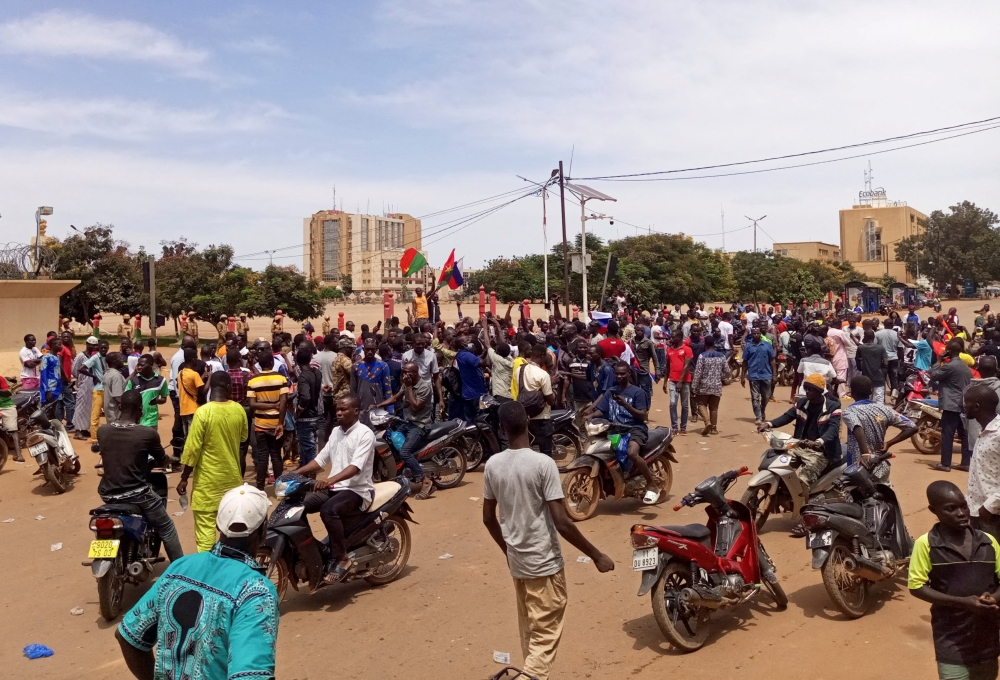 Soldiers block the road to stop the advance of protesters against junta leader Paul-Henri Damiba, on a street in Ouagadougou, Burkina Faso on September 30, 2022. REUTERS/Vincent Bado