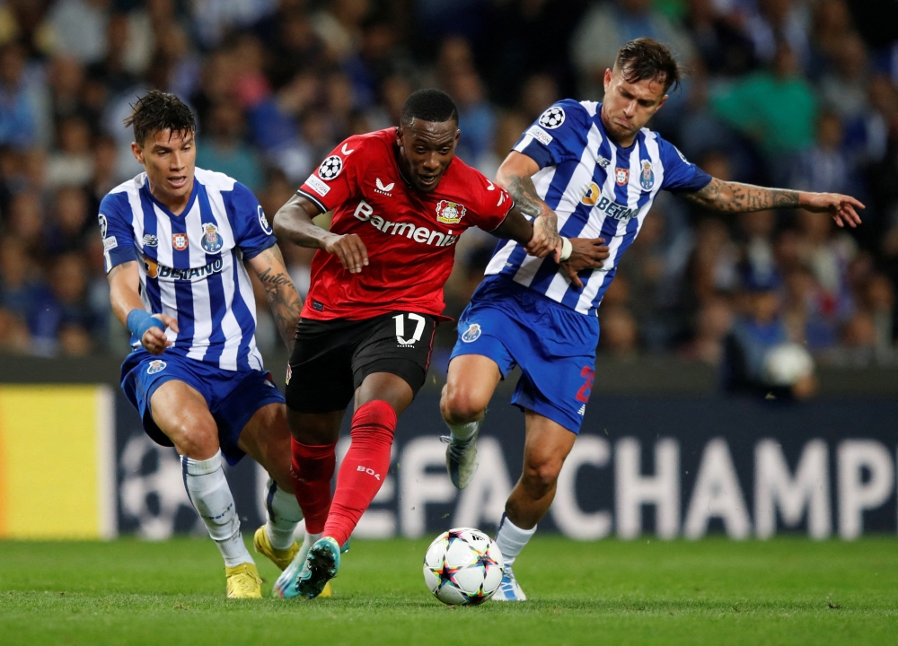 Bayer Leverkusen's Callum Hudson-Odoi (centre) in action during the Champions League Group B match against FC Porto at the Estadio do Dragao, Porto, Portugal, on October 4, 2022  File Photo / Reuters