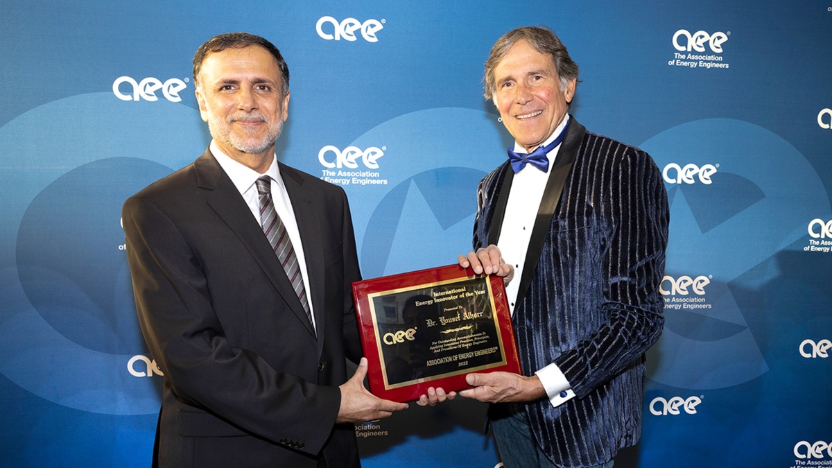 Founding Chairman of GORD Dr. Yousef Alhorr (left) receiving the award.