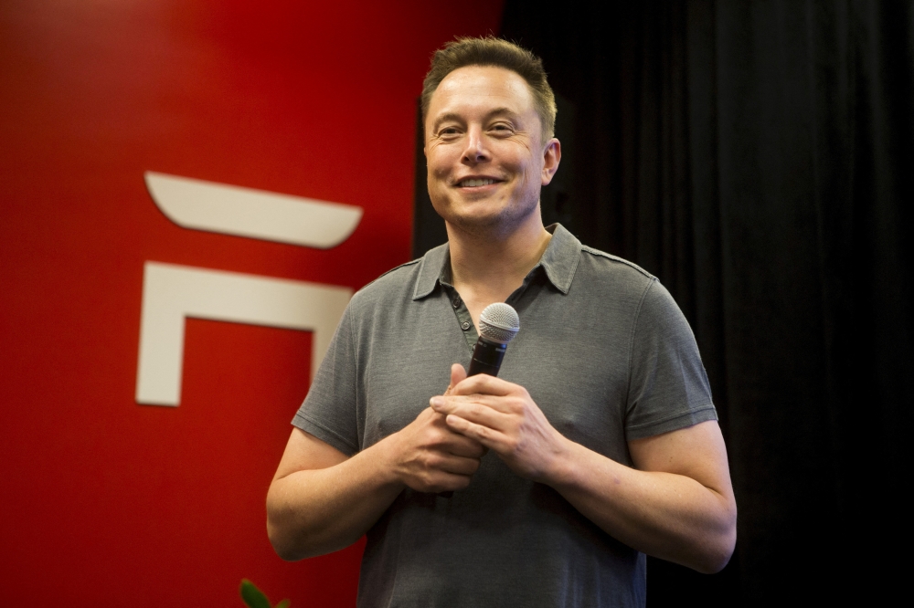 File Photo: Tesla CEO Elon Musk speaks about new Autopilot features during a Tesla event in Palo Alto, California, October 14, 2015. (REUTERS/Beck Diefenbach)