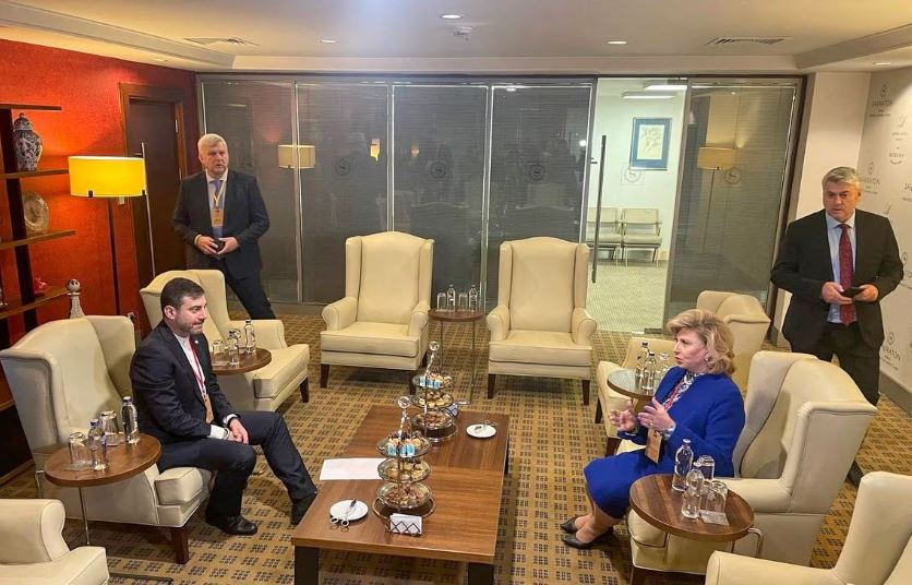 Tatiana Moskalkova, Russia's human rights ombudsman, and her Ukrainian counterpart Dmytro Lubinets meet in Ankara, Turkey, January 11, 2023. (REUTERS/Ece Toksabay)
