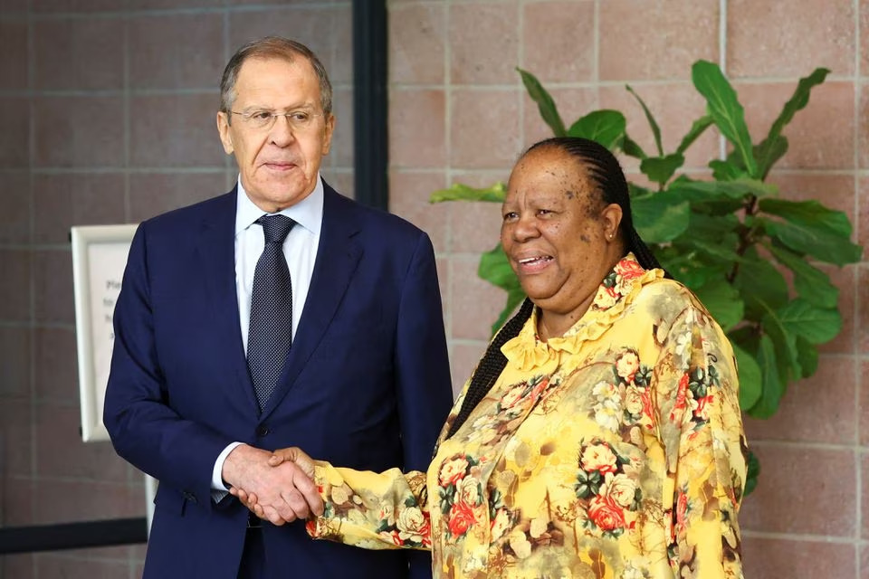 South Africa's Foreign Minister Naledi Pandor shakes hands with Russia's Foreign Minister Sergei Lavrov, ahead of their bilateral meeting in Pretoria, South Africa, January 23, 2023. Reuters/Siphiwe Sibeko