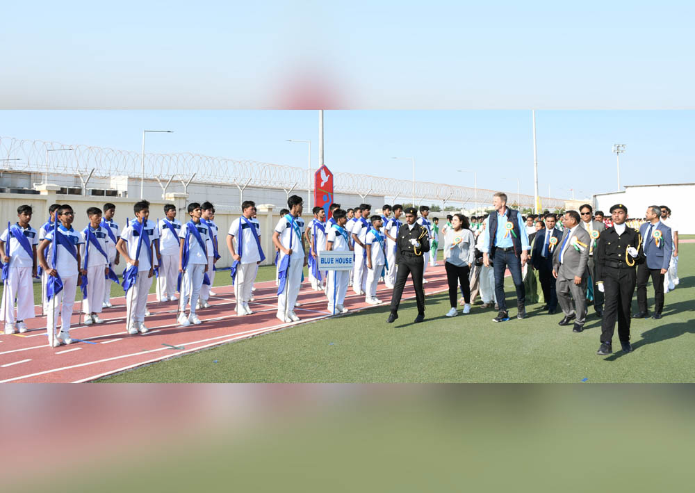 Chief Guest Nada Mohammed Wafa and Guest of Honour Wouley De Bie Oly with others inspect the guard of honour.