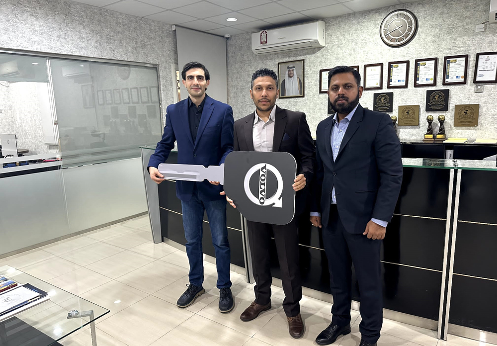 Regency Fleet Co., Al-Futtaim Automotive and DOMASCO officials at the handing over ceremony . 