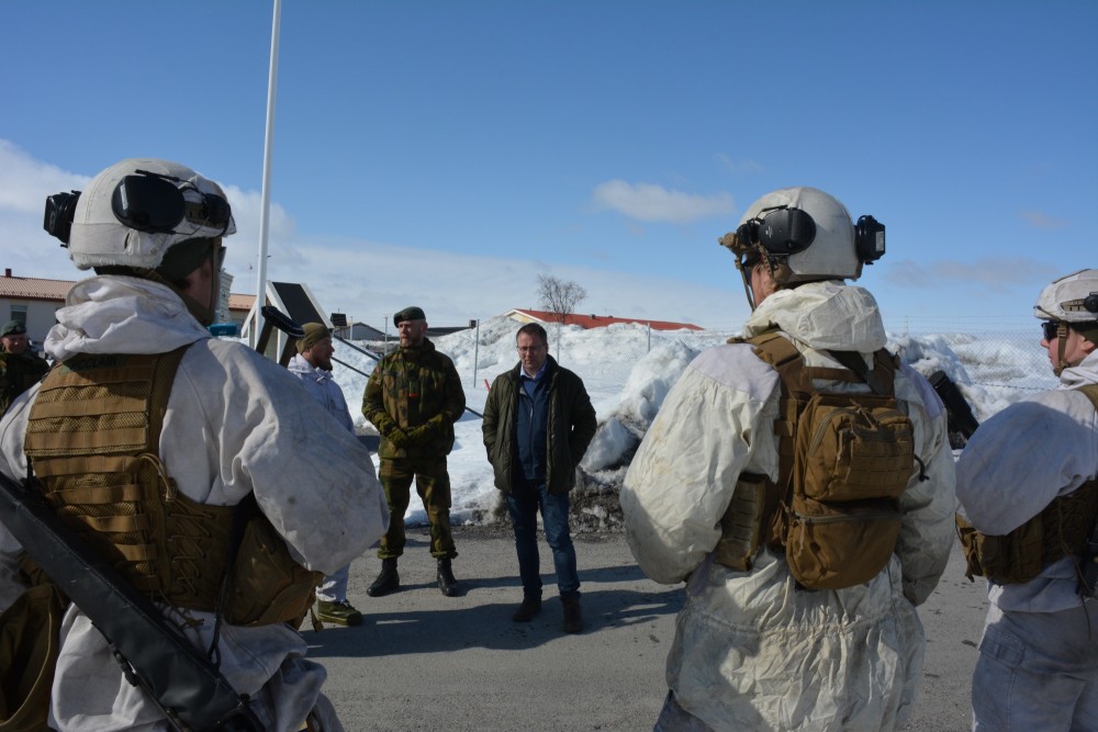 Norway Defense Minister Bjørn Arild Gram visits the Sør-Varanger Garrison. Photo: Atle Staalesen
