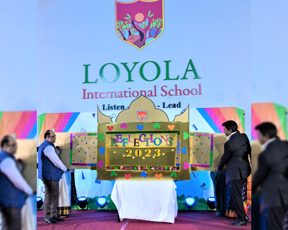 Officials unveiling the exhibit’s name.