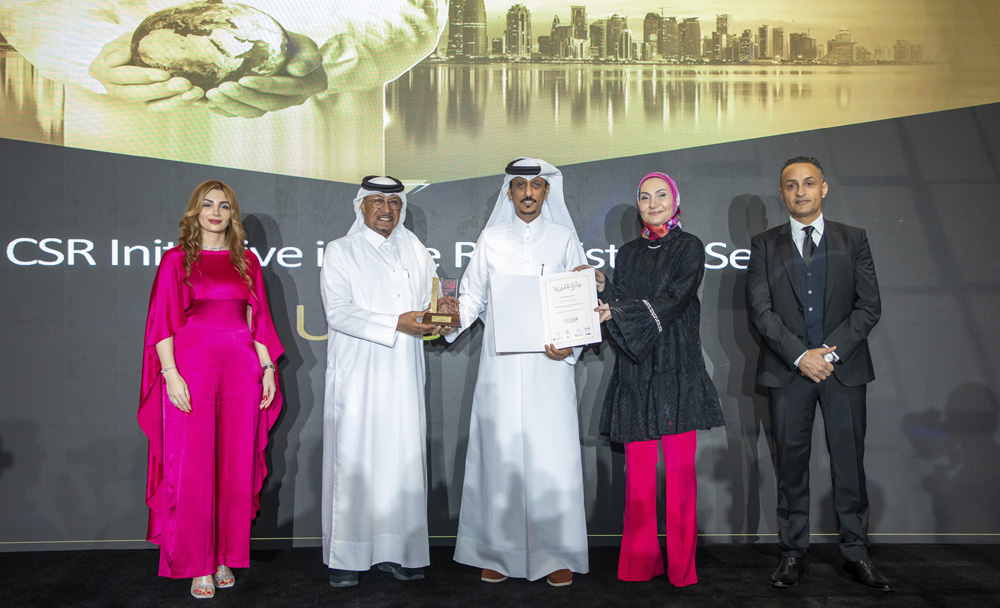 Engineer Abdullatif Ali Al Yafei, UDC’s Executive Director of Public Services receiving the award during Qatar CSR Summit 2023.
