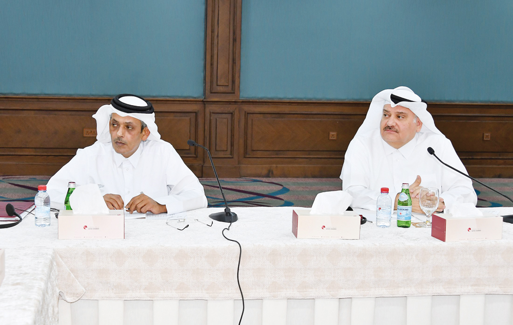 Qatar Chamber board member and Chairman of the Gold and Jewellery Committee, Naser bin Sulaiman Al Haider and Director of the Exemptions and Suspended Fees Department at the General Authority of Customs, Sultan Abdul Latif Al Nuaimi during the meeting.