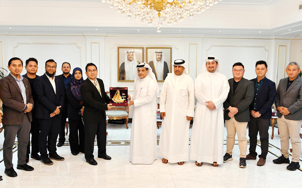 QC board members Mohamed bin Ahmed Al Obaidli; Shaheen bin Lahdan Al Mohannadi Ahmed bin Kamaruddin; Director of Corporate Policy, and Management Division at the National Landscape Department of Malaysia’s Ministry of Local Development with other officials during the meeting.