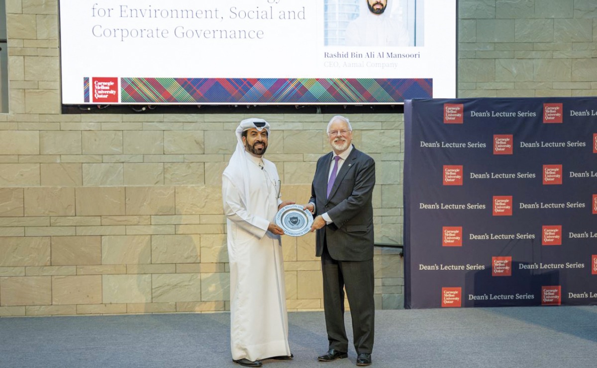 Aamal Company CEO Rashid bin Ali Al Mansouri with the Dean of CMU-Q Dr. Michael Trick during Lecture Series.