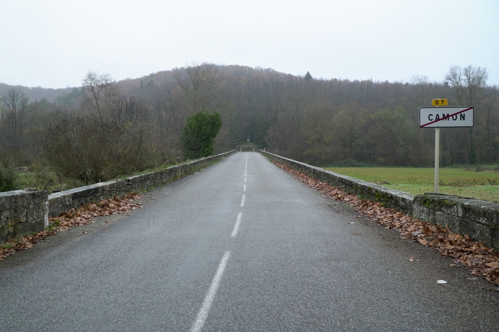 This video grab from an AFPTV video taken and released on December 15, 2023 shows a road sign at the end of the village of Camon, south-western France. A UK teenager found in France after disappearing in Spain six years ago when he was 11 is likely to return to Britain in days, police said on December 15, 2023. (Photo by Johan DEMARLE DAVIGNY / AFPTV / AFP)
