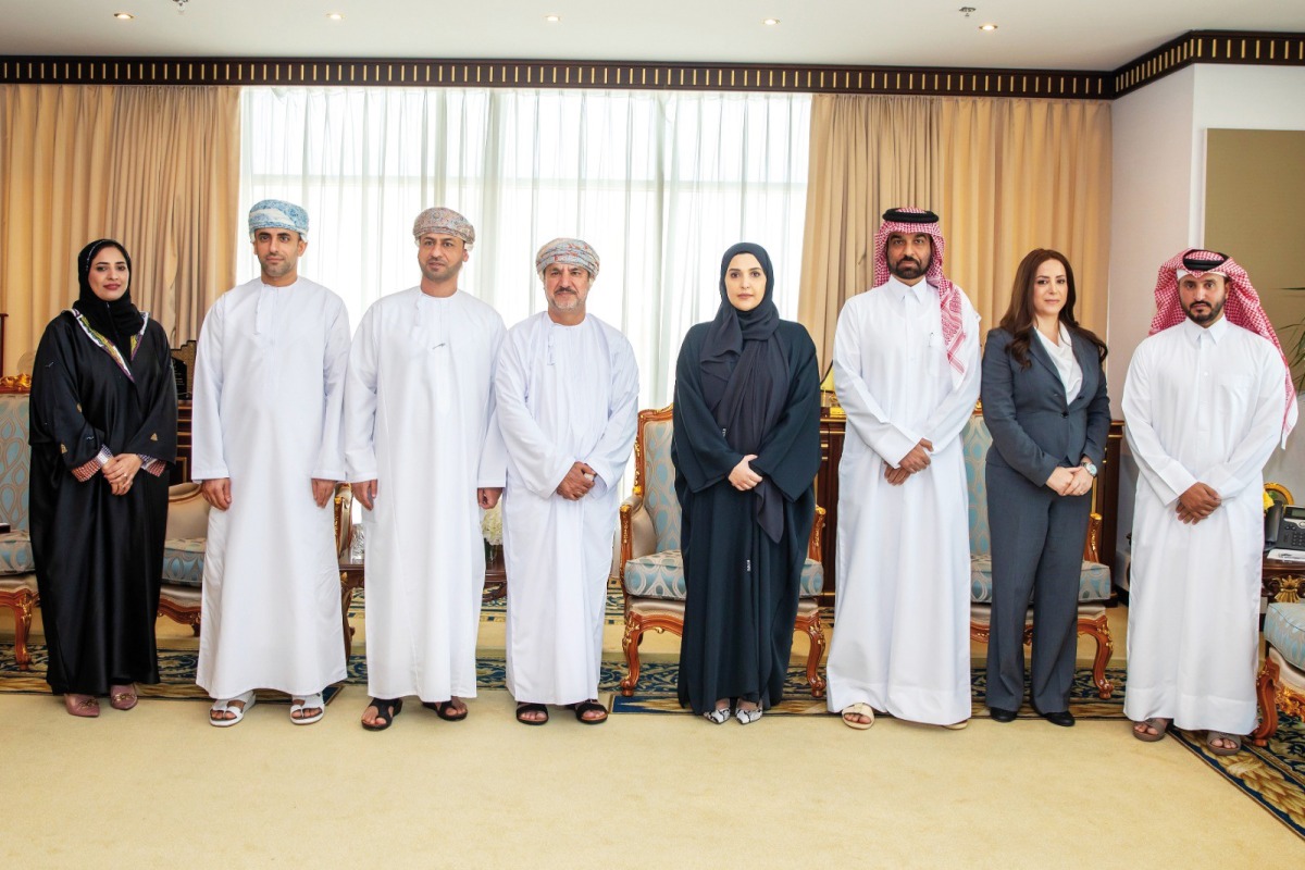 Chairperson of the National Human Rights Committee (NHRC) H E Maryam bint Abdullah Al Attiyah (fourth right) with the Omani delegation and other officials during the visit.
