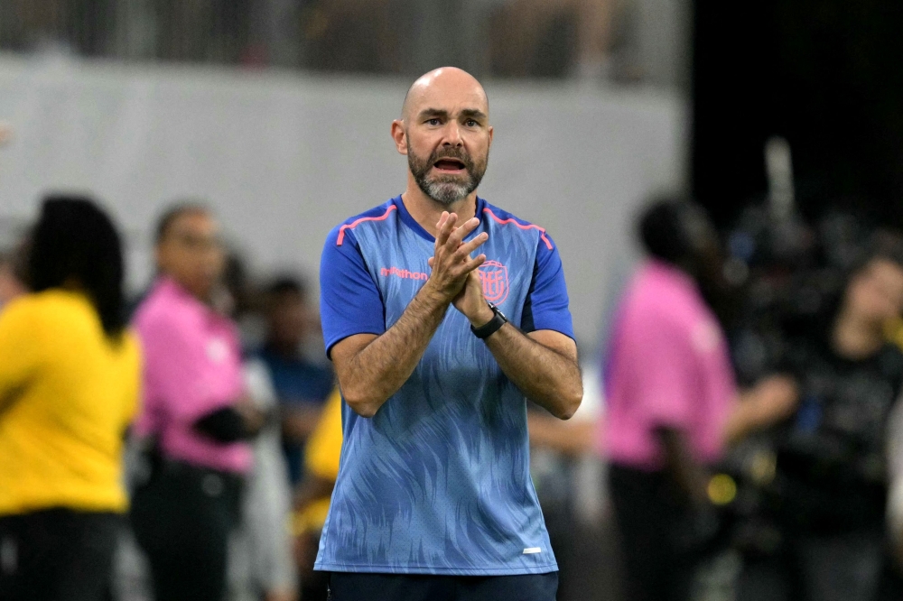 Ecuador's Spanish coach Felix Sanchez shouts instructions to his players at NRG Stadium in Houston, Texas, on July 4, 2024. (Photo by Juan Mabromata / AFP)