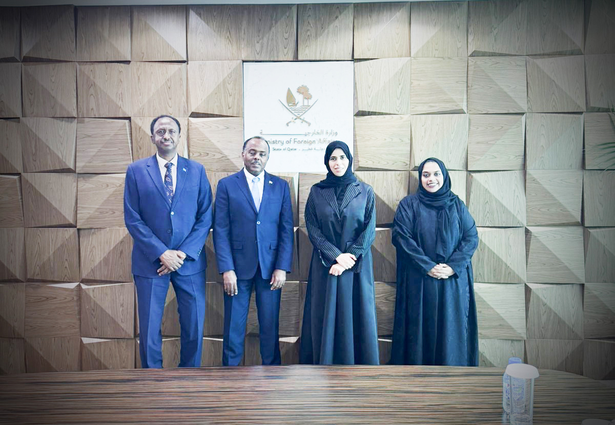 Minister of State for International Cooperation at the Ministry of Foreign Affairs H E Lolwah bint Rashid Al Khater (second right), State Minister for Foreign Affairs and International Cooperation of the Federal Republic of Somalia H E Ali Mohamed Omar (second left), and other officials during the meeting.