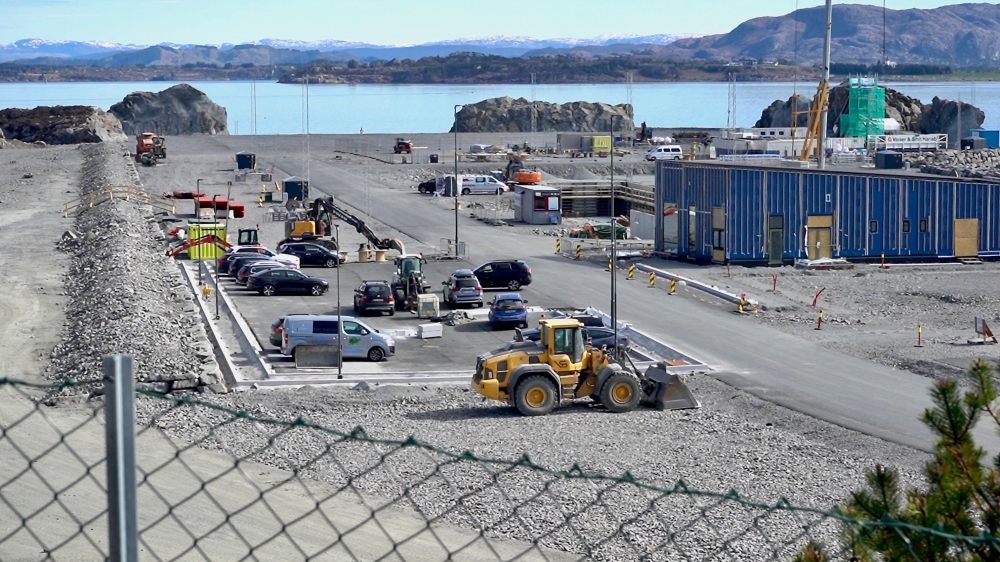 (Files) A photo taken on April 24, 2022 in Oygarden near Bergen, Norway, shows the construction site for a terminal which will collect liquefied carbon dioxide CO2. (Photo by Alexiane Lerouge / AFP)
