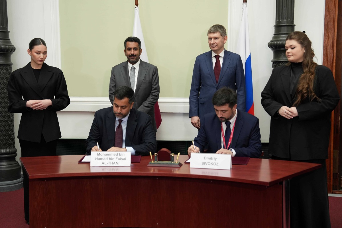 Minister of Commerce and Industry and Chairman of QFZ, H E Sheikh Faisal bin Thani bin Faisal Al-Thani and Minister of Economic Development of the Russian Federation, H E Maxim Reshetnikov witness the signing of MoU by CEO of QFZ, H E Sheikh Mohammed bin Hamad Bin Faisal Al-Thani and CEO of BIOCAD, Dmitrii Sivokoz.
