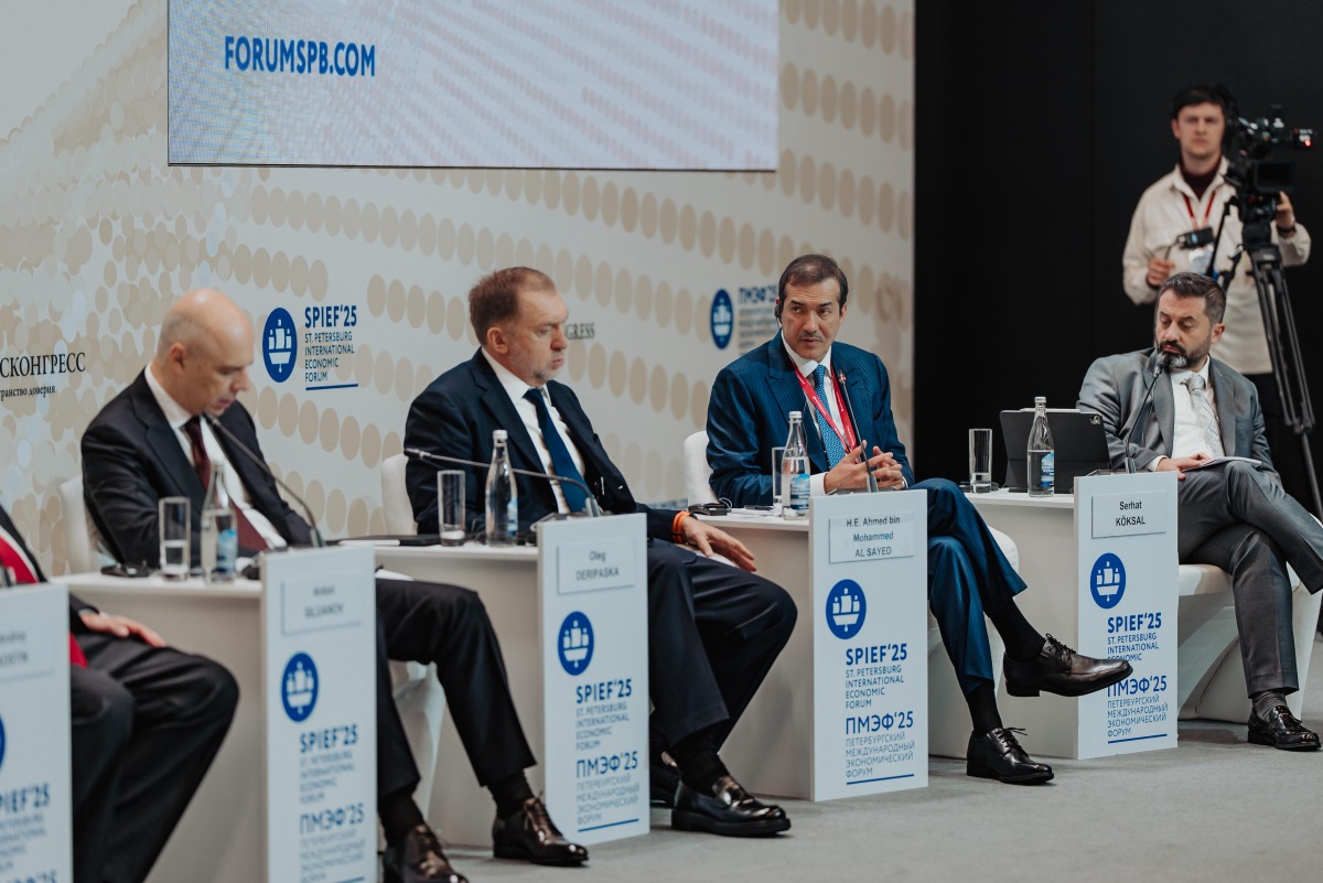 Minister of State for Foreign Trade Affairs, H E Dr. Ahmed bin Mohamed Al-Sayed with senior officials during the St. Petersburg International Economic Forum in Russia.