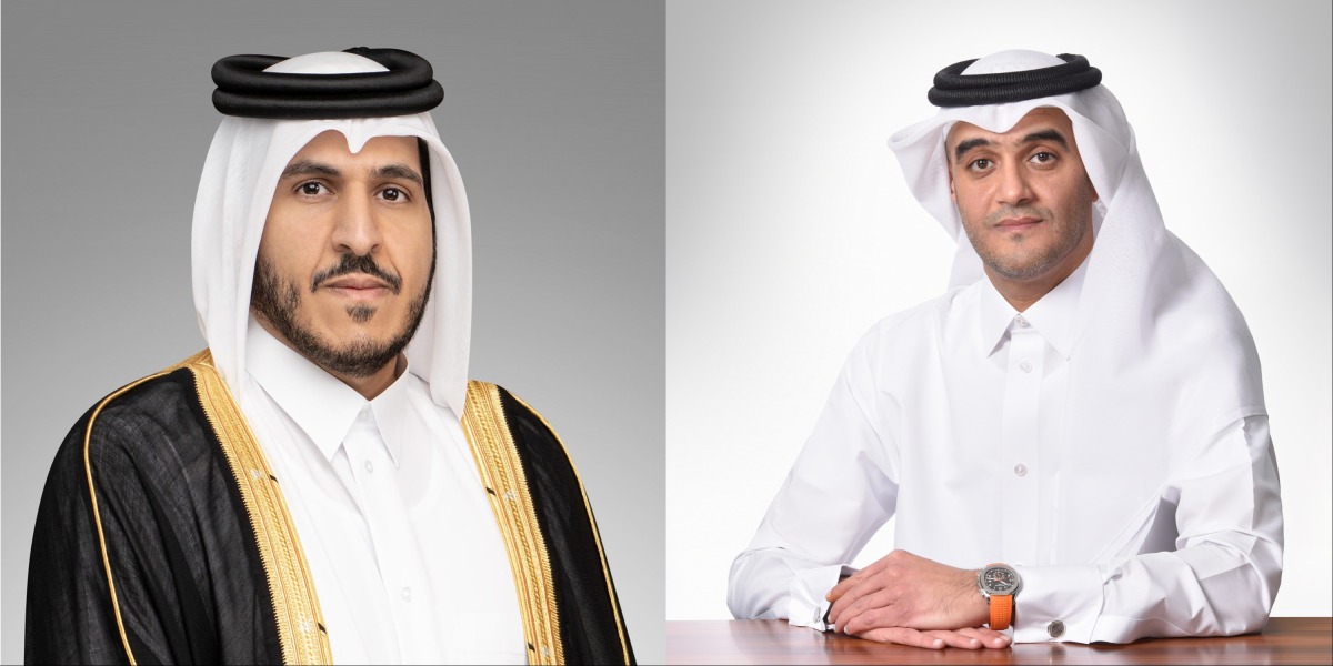 Chairman of the Board of AlRayan Bank HE Sheikh Mohammed bin Hamad bin Qassim Al-Thani (left) and Acting Group Chief Executive Officer of AlRayan Bank Omar Abdulrazaq Al Emadi