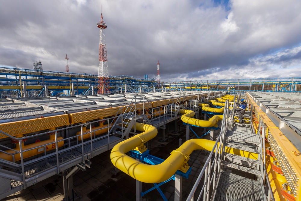 Connected pipework at a gas treatment facility in the Lensk district of the Sakha Republic, Russia. (Photo by Andrey Rudakov/Bloomberg)
