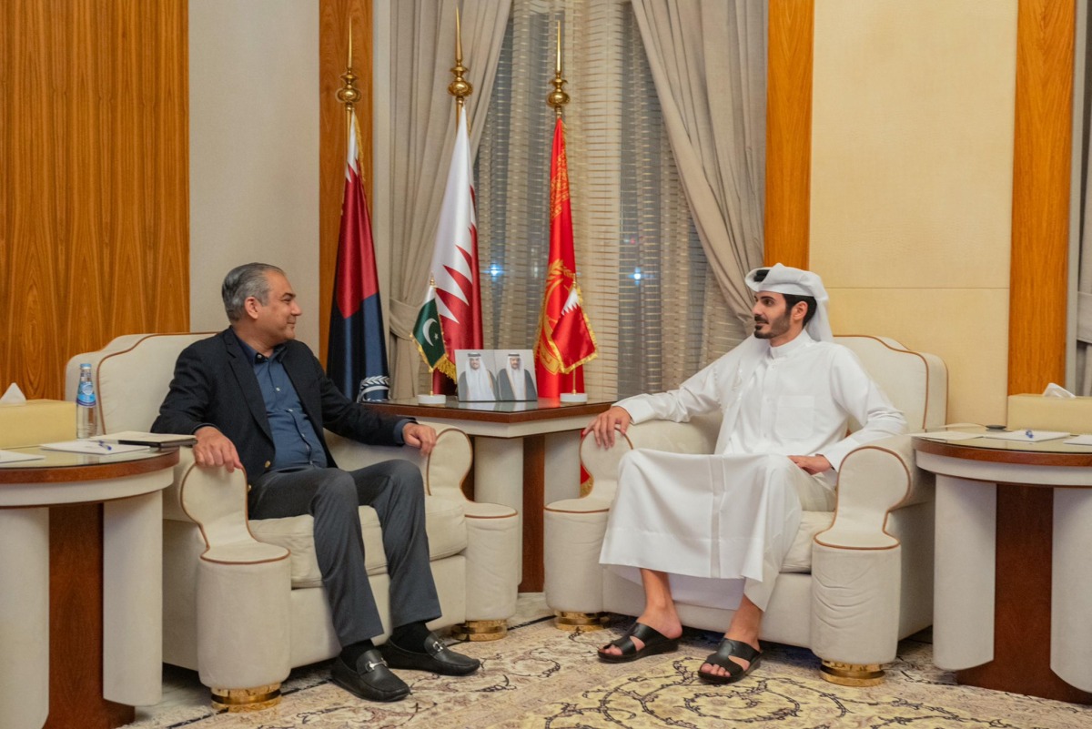 Minister of Interior and Commander of the Internal Security Force (Lekhwiya) H E Sheikh Khalifa bin Hamad bin Khalifa Al Thani meeting Pakistan's Federal Minister of Interior and Narcotics Control H E Mohsin Raza Naqvi in Doha yesterday.
