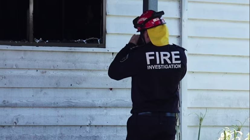 Authorities are investigating the cause of the blaze. (ABC News: Baz Ruddick)