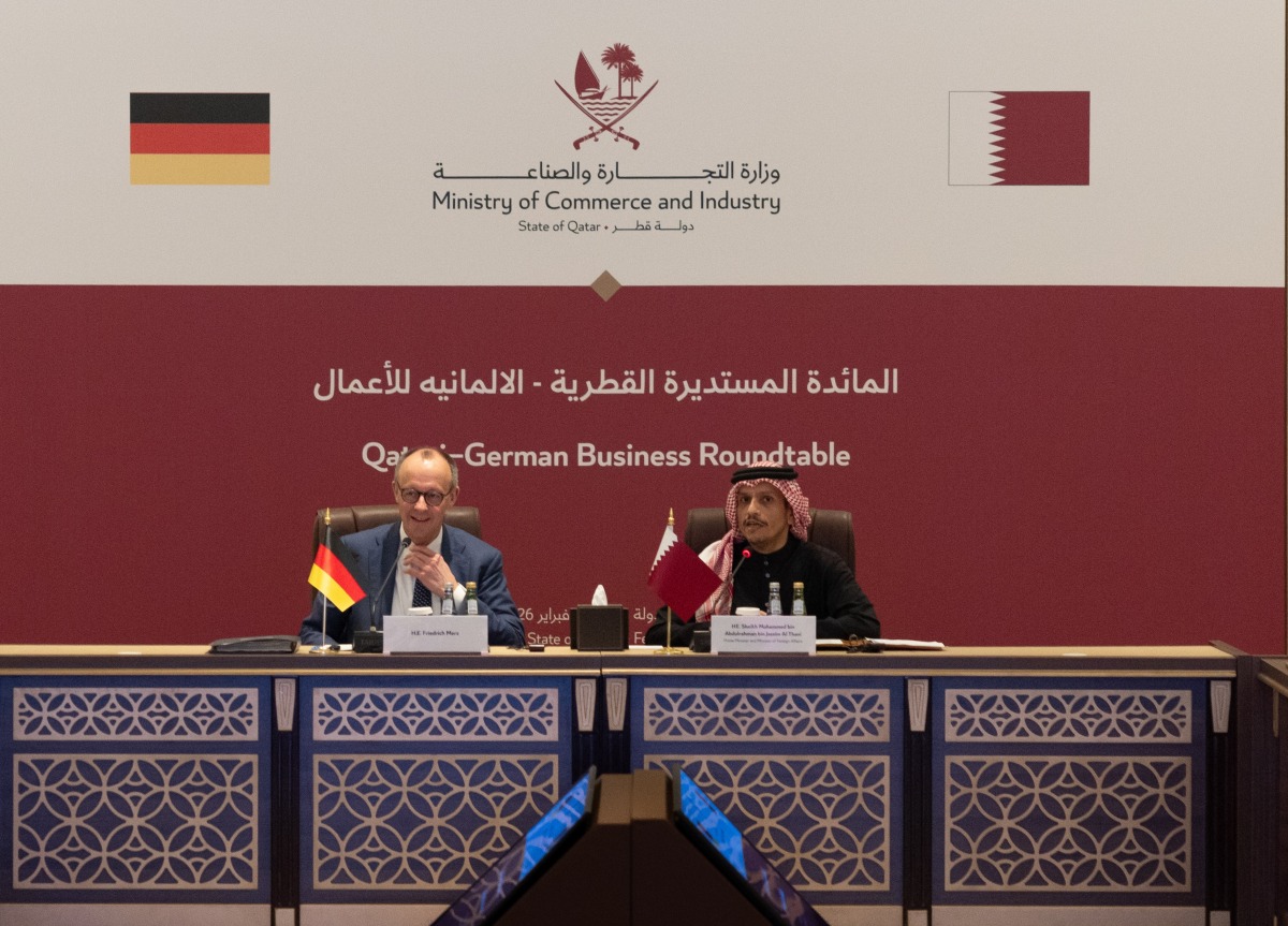 Prime Minister and Minister of Foreign Affairs H E Sheikh Mohammed bin Abdulrahman bin Jassim Al-Thani and Chancellor of the Federal Republic of Germany H E Friedrich Merz co-chairing the meeting of Qatari-German Business Roundtable, in Doha yesterday.

