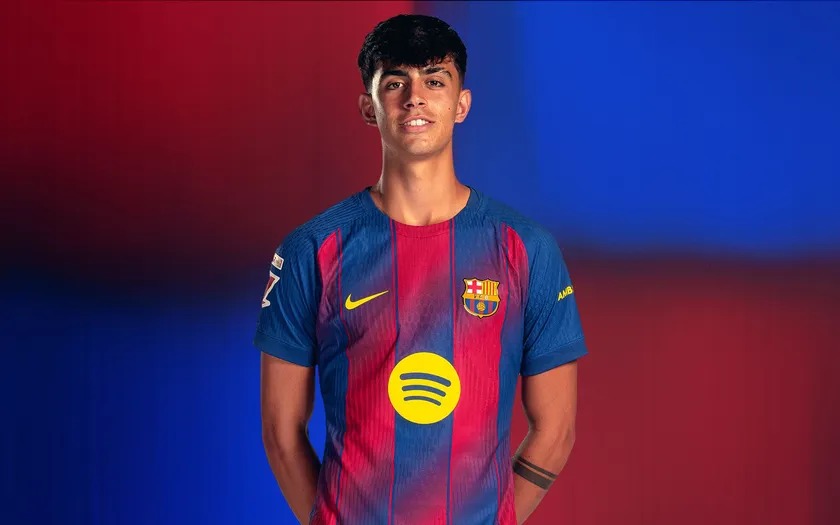 Marc Bernal. Photo from FC Barcelona official website.